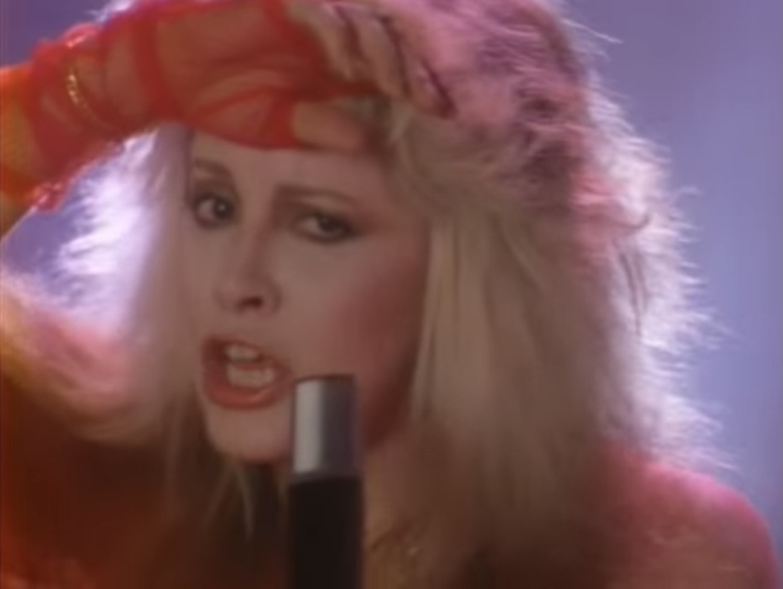 Stevie Nicks: Talk to Me